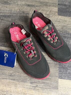 NWT Worldwide Sportsman Clear Creek Water Shoes l 9 Gray Pink Gorpcore Outdoors
